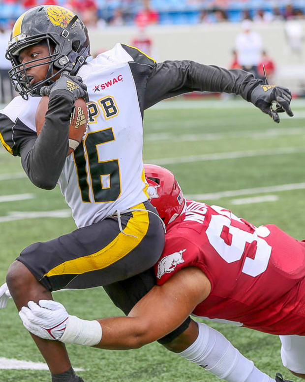 Isaiah Nichols-Hogs DE